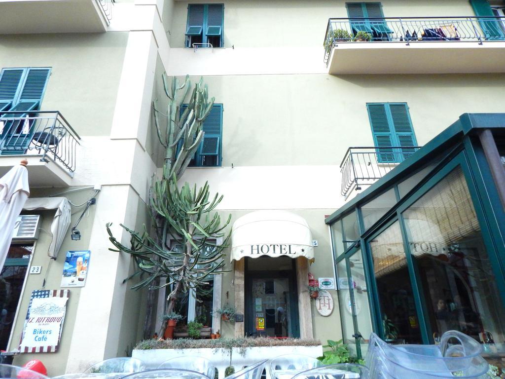 אלבניה Albergo Torino מראה חיצוני תמונה